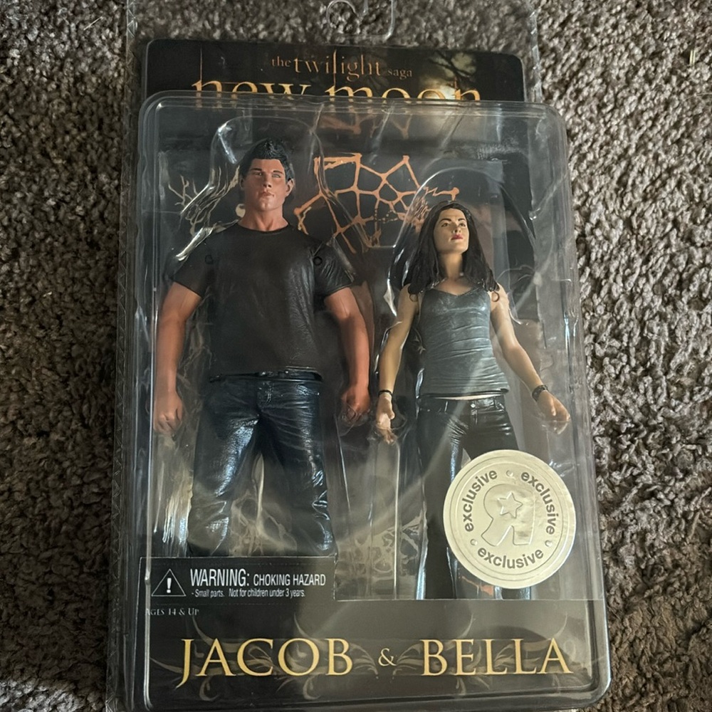 Twilight New Moon Bella and Jacob Action Figures
